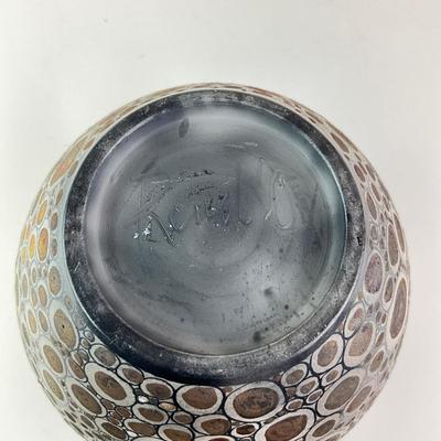 Sale Photo Thumbnail #1151: 8" high x 7" diameter