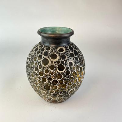 Sale Photo Thumbnail #1153: 8" high x 7" diameter