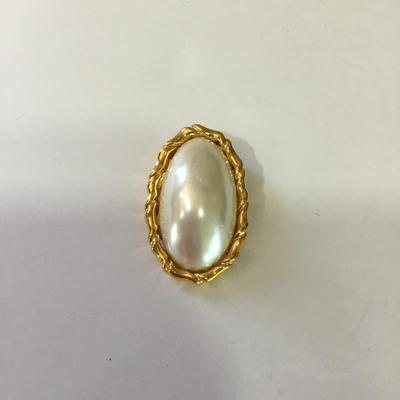Vintage faux pearl scarf clip