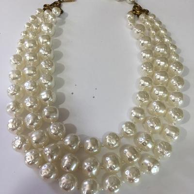 Beautiful vintage, faux, pearl multistrand, choker necklace