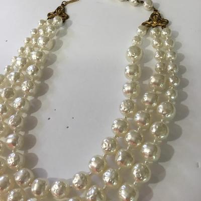 Beautiful vintage, faux, pearl multistrand, choker necklace