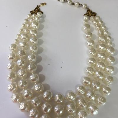 Beautiful vintage, faux, pearl multistrand, choker necklace