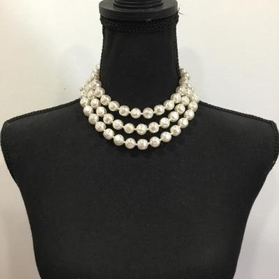 Beautiful vintage, faux, pearl multistrand, choker necklace