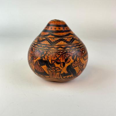 Sale Photo Thumbnail #1180: Tells a story going around
4" high x 4" diameter