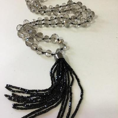 Beautiful very nice Chicos gunmetal Gray tone & Beautiful, faceted, glass bead tassel necklace
