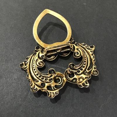 Vintage gold tone scarf clip