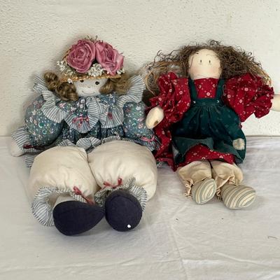 Lot 29 Cloth dolls
