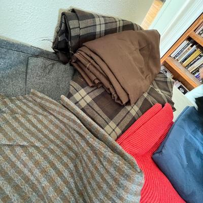 Lot 30 Large lot of material
