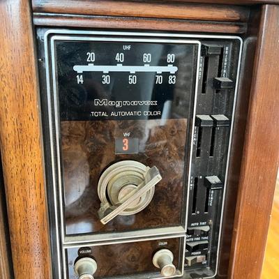 Lot 31 Vintage 1970s Magnavox TV