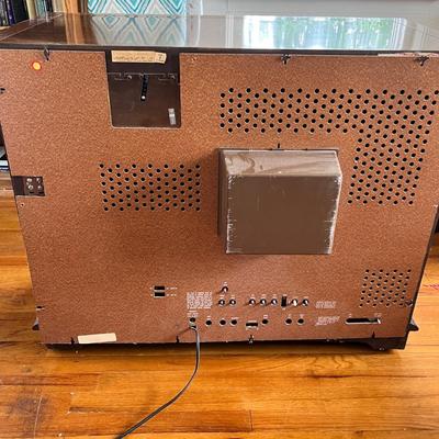 Lot 31 Vintage 1970s Magnavox TV