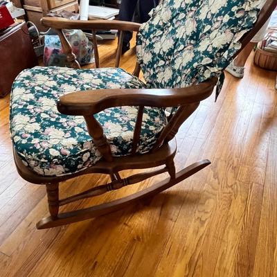 Lot 32 Vintage maple rocker