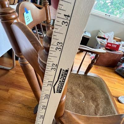 Lot 33 Vintage Early American style rocker