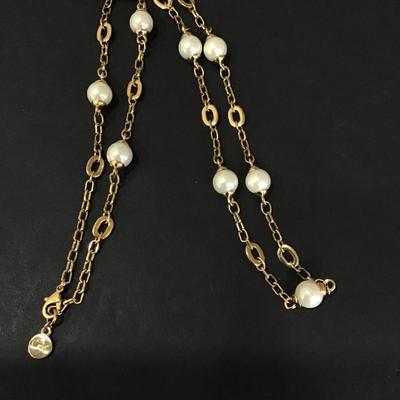 Gold tone necklace with faux pearl beads
