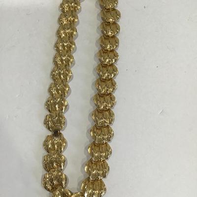 Beautiful Chunky Gold Tone link image chain necklace