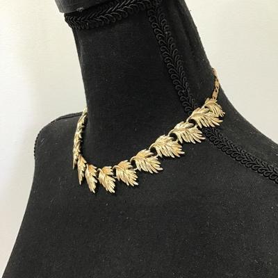 Beautiful Laguna signed gold, toned collar, choker necklace