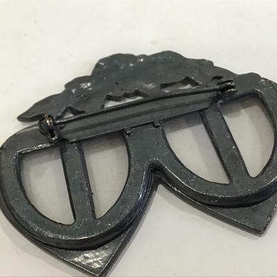 Vintage Brooch photo Holder