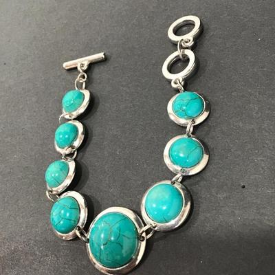 Cute faux turquoise, silver tone, toggle bracelet
