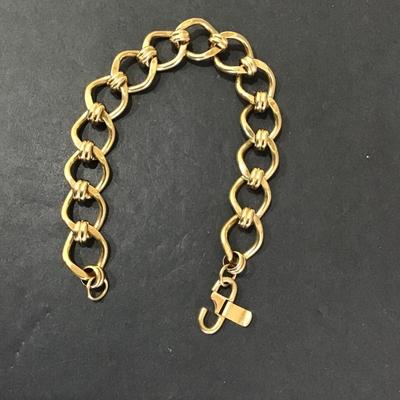 Gold tone chain loop bracelet