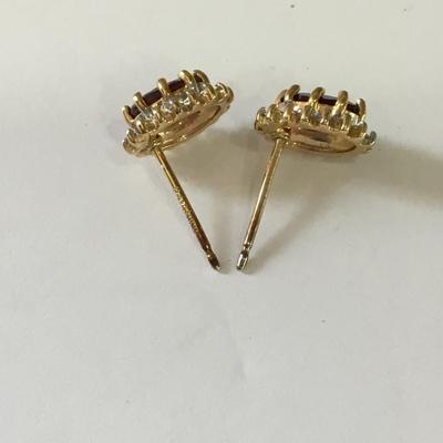 Beautiful, 925 silver Garnet stud earings
