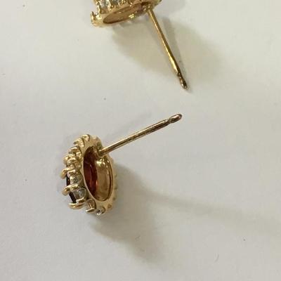 Beautiful, 925 silver Garnet stud earings