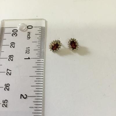 Beautiful, 925 silver Garnet stud earings
