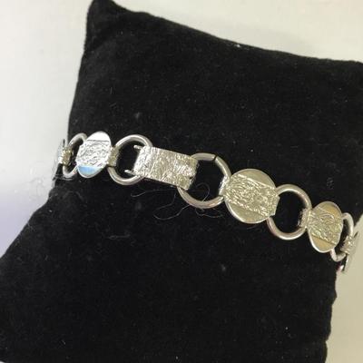 Vintage Sarah Coventry, silver toned textured bracelet