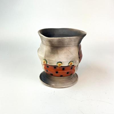 Sale Photo Thumbnail #1238: Measures: 6" high x 6" diameter