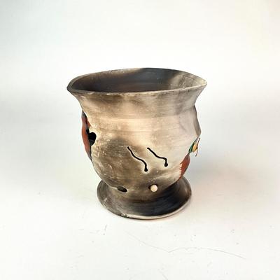 Sale Photo Thumbnail #1239: Measures: 6" high x 6" diameter