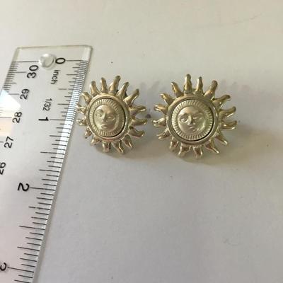 Vintage Sun stud earrings