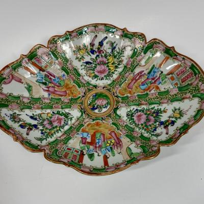 Sale Photo Thumbnail #513: The colors are stunning and it is In very good condition.