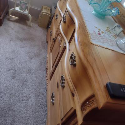 Vintage Serpentine Front Wood Stretch Dresser with Mirror