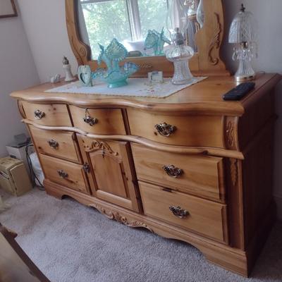 Vintage Serpentine Front Wood Stretch Dresser with Mirror
