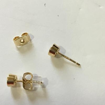 Beautiful crystal stud earrings