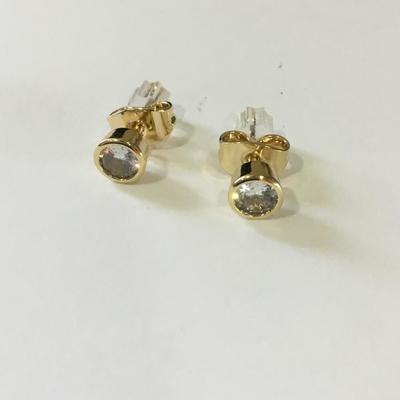 Beautiful crystal stud earrings