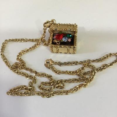 Cool rhinestone treasure, chest pendant, necklace, gold toned, very nice