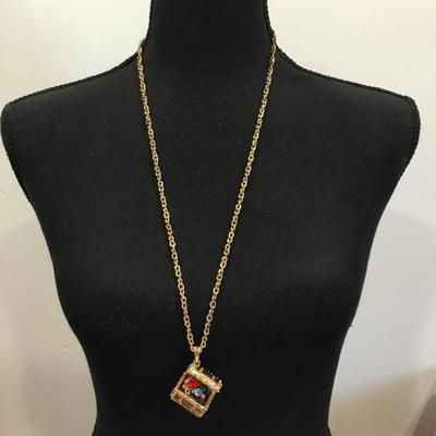 Cool rhinestone treasure, chest pendant, necklace, gold toned, very nice