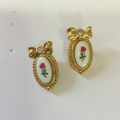 Vintage Avon porcelain rose earrings