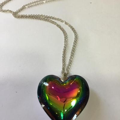 Cool vintage heart pendant on silver tone chain necklace