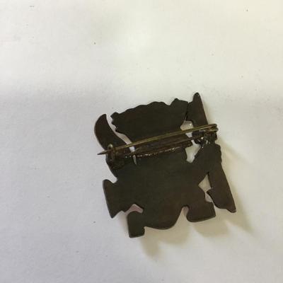 Vintage Mayen pin / brooch