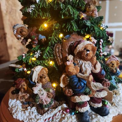 Danbury Mint Boyds Bears Christmas Tree Lights up w Box