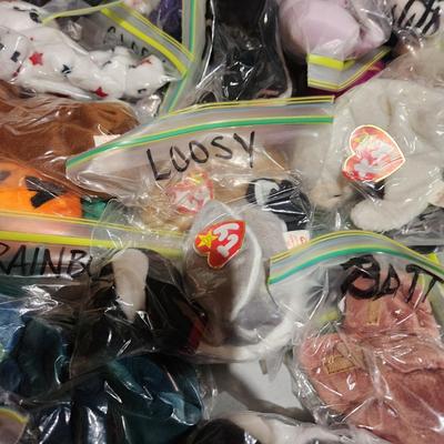 Lot of 70 Vintage Ty Beanie Babies Plush Toys w Blue Tote