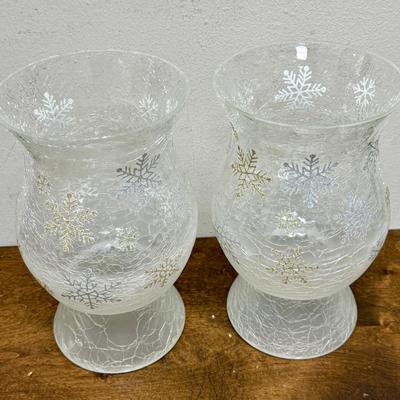 Sale Photo Thumbnail #195: Winter Christmas theme with snowflakes on a white frosted glass. Good condition, approx. 11" ahh.