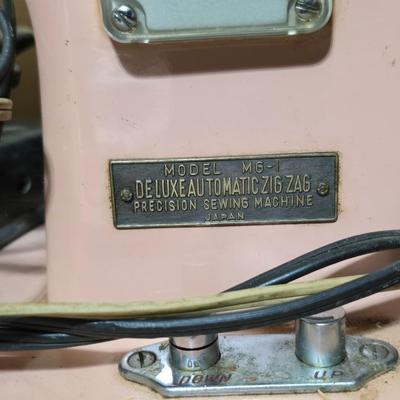 Deluxe MG-1 Vintage automatic Zig Zag Precision Sewing Machine and sewing kit