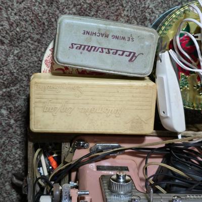 Deluxe MG-1 Vintage automatic Zig Zag Precision Sewing Machine and sewing kit