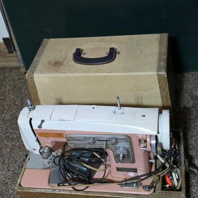 Deluxe MG-1 Vintage automatic Zig Zag Precision Sewing Machine and sewing kit