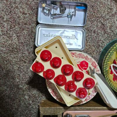 Deluxe MG-1 Vintage automatic Zig Zag Precision Sewing Machine and sewing kit