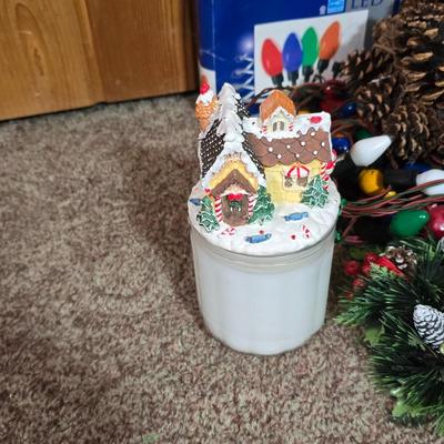 Assorted Vintage & Modern Christmas Decorations - Lots of C9 lights !
