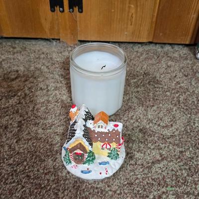 Assorted Vintage & Modern Christmas Decorations - Lots of C9 lights !
