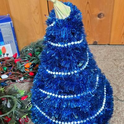 Assorted Vintage & Modern Christmas Decorations - Lots of C9 lights !