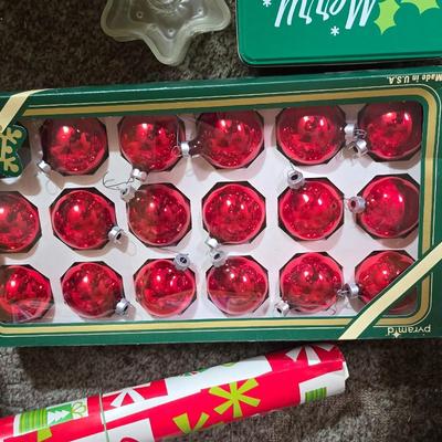 Assorted Vintage & Modern Christmas Decorations - Lots of C9 lights !
